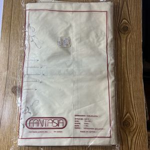 FANTASIA LINEN FLORAL EMBROIDERY 70" X 106" OVAL TABLECLOTH NEW